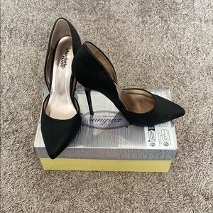 Black High Heels by Delicious